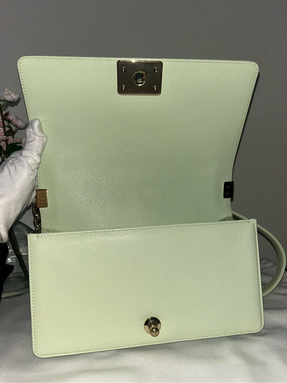🩷TRADE🩷CHANEL Medium Boy Flap Bag Quilted Caviar Leather Light Green - Picture 11 of 16